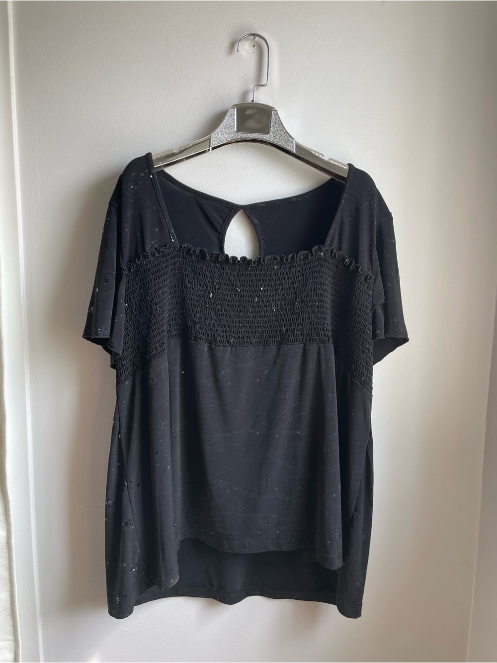 Black Smocked Short Sleeve Tee with Keyhole Back-Shimmery Pattern-size 3X